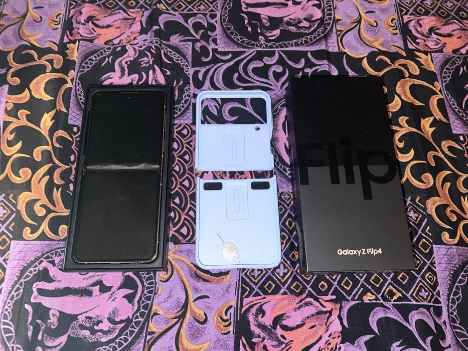 Samsung galaxy z flip 4 на части