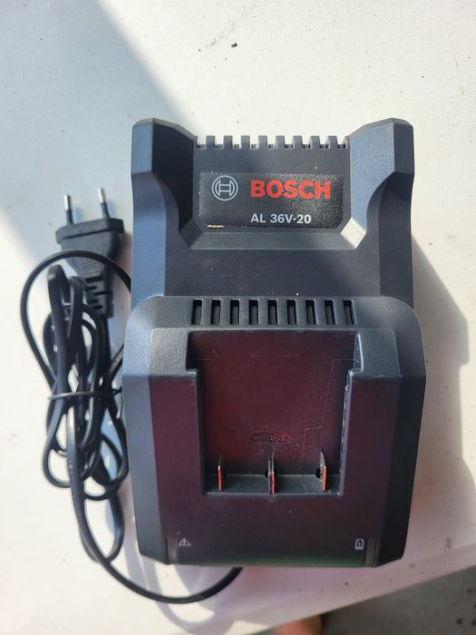 Incarcator bosch 36