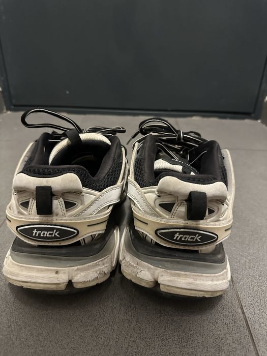 Balenciaga negru si alb