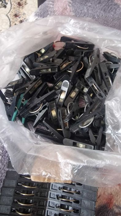 Прищепки около 100 штук