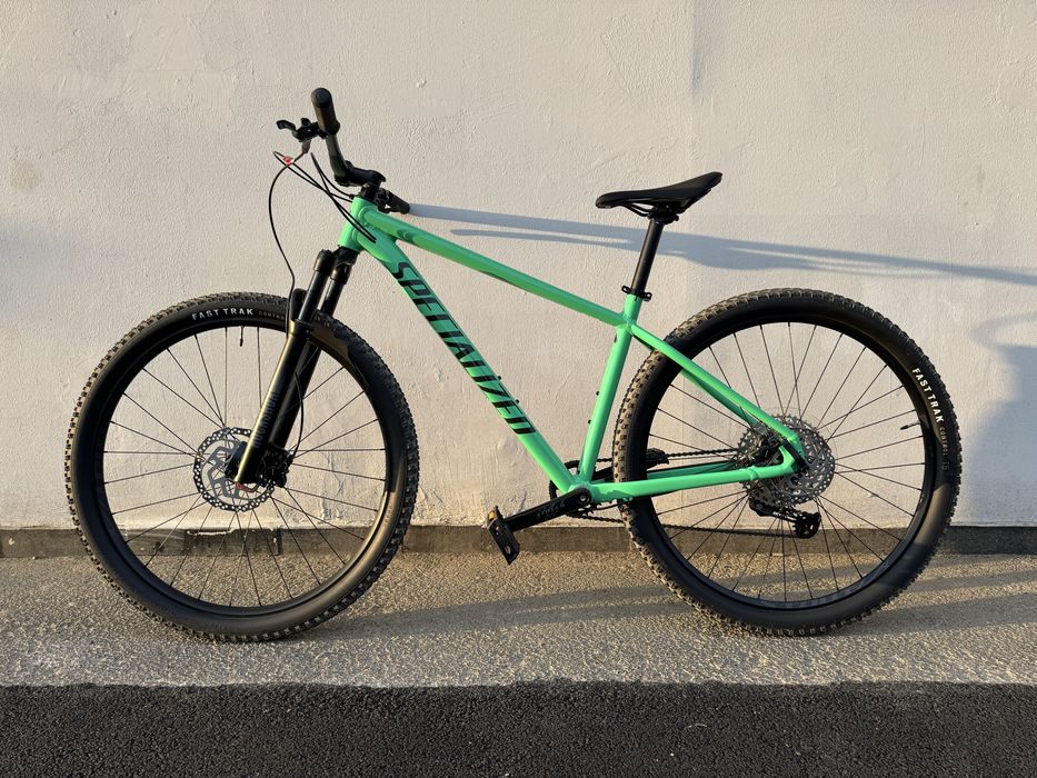 Bicicletă Specialized Rockhopper Expert 2025