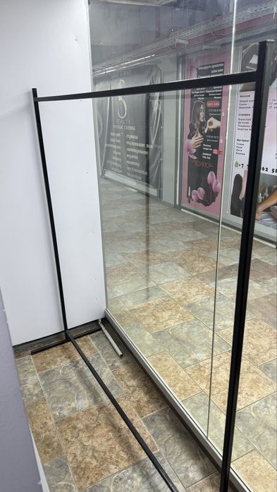 Продам огнетушитель, стол, пуфики, стойки,