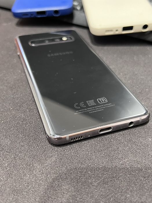 Samsung S 10 ………