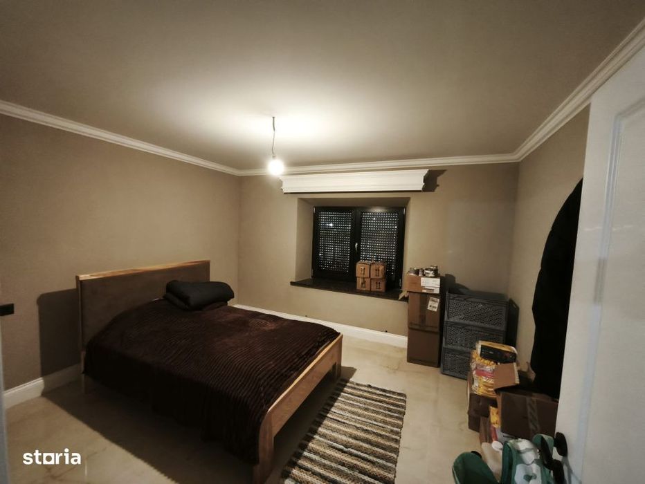 Casa cu 8 camere, 750 mp teren , Radauti