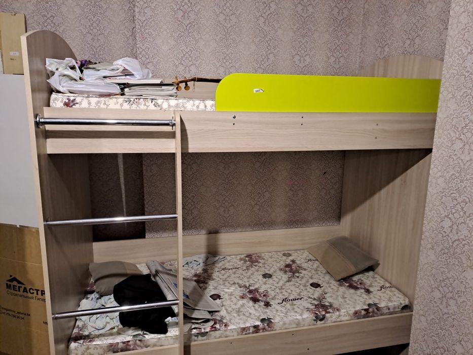 Продаю двухярусную кровать