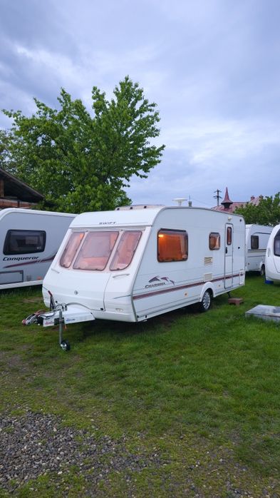 Rulota Swift 2003 (2zone) 4-5 persoane, Off Camping, Cabina dus, Boiler Gaz Truma, Baterie 12v, Inmatriculata Ro