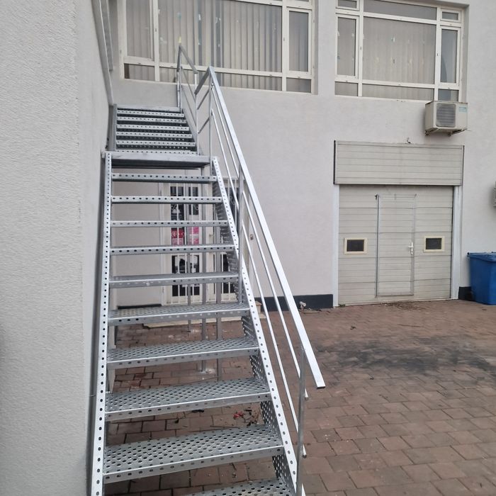 Scari metalice galvanizate