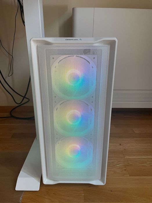 Геймърски Компютър RTX5060, Ryzen 7 7500X, 32GB DDR4, 1TB SSD, 36 Месеца Гаранция