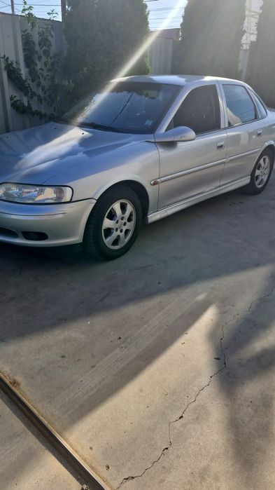 Vecra b,1.8i,automată