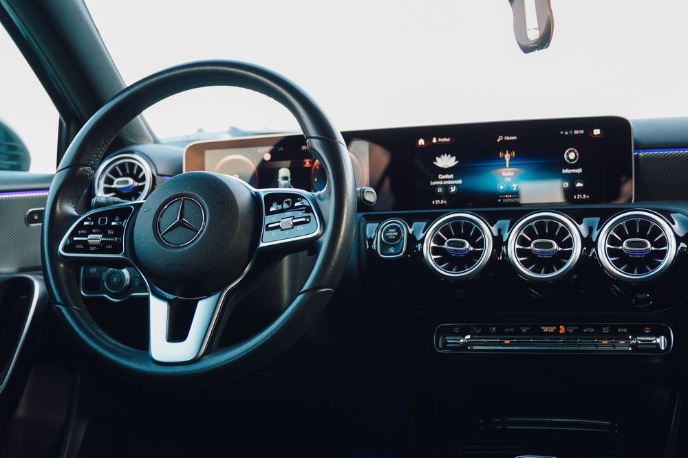 MERCEDES-BENZ A-Class 2019 — imagine 3