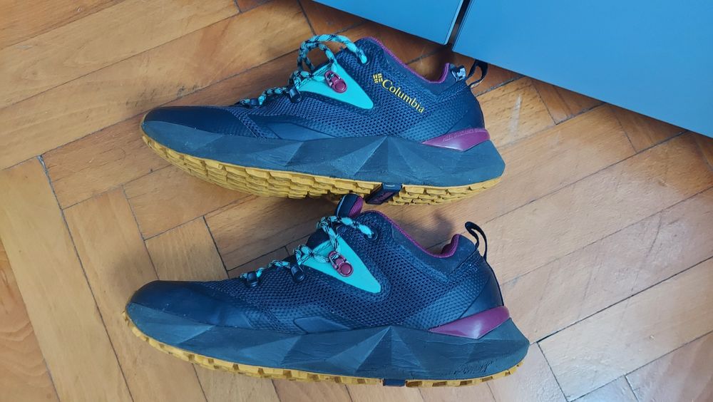 Vând Columbia Facet 60  38