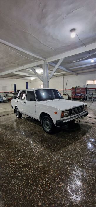 2107 moshinasi sotiladi