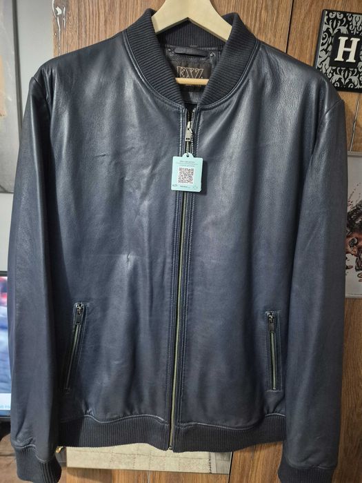 Синьо Кожено яке, чисто ново