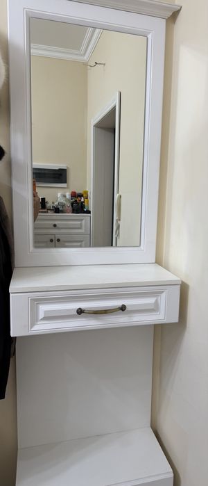 Продается шкаф навесной