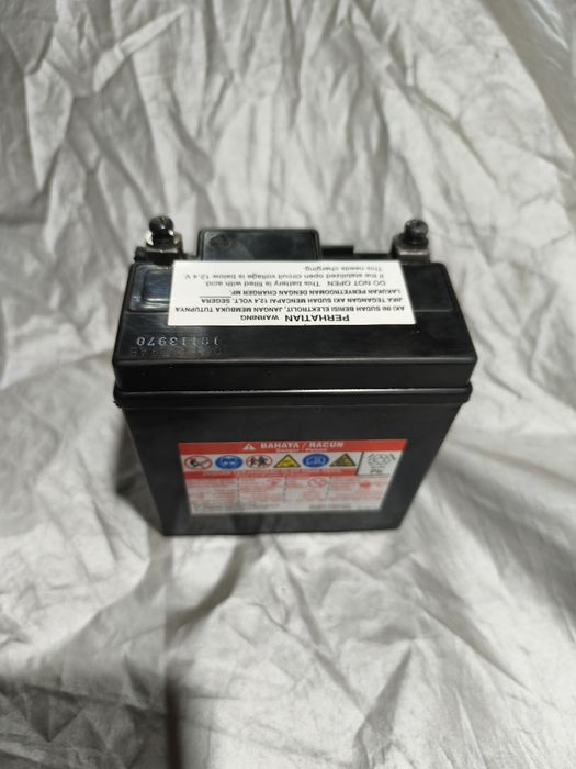 Acumulator scuter, motocicleta