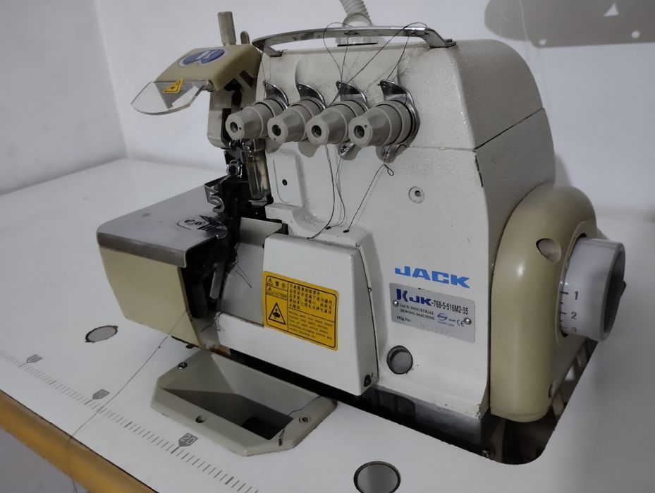 Швейная машина jack
