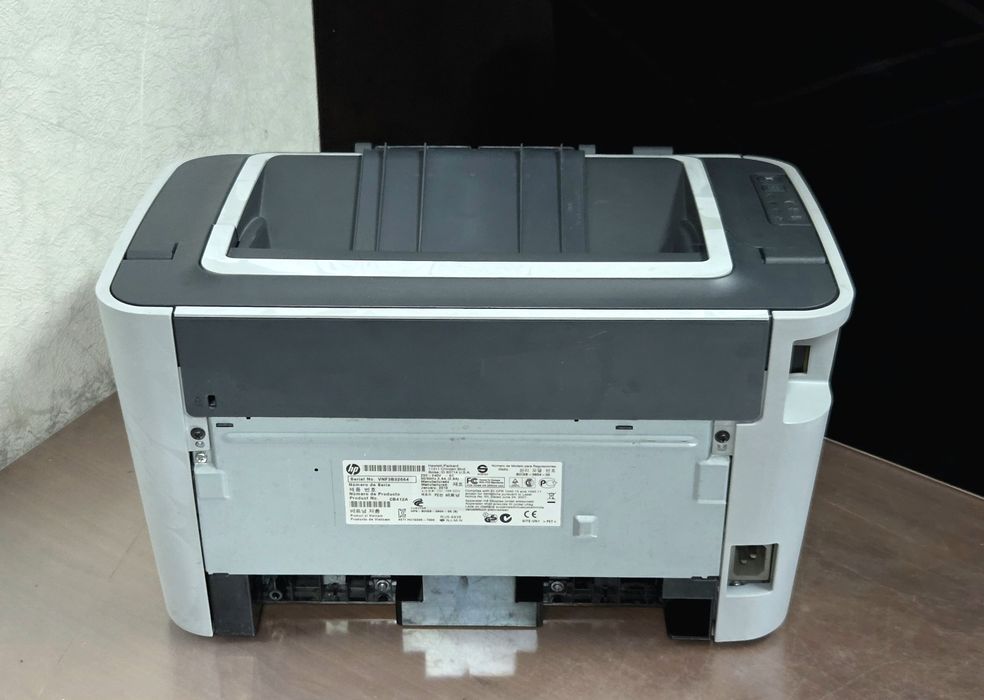 Продаю черно-белый лазерный принтер HP P1505