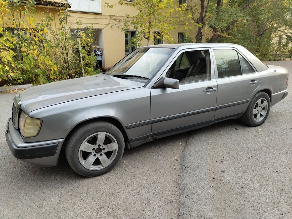 Продам машину  Мерседес 124