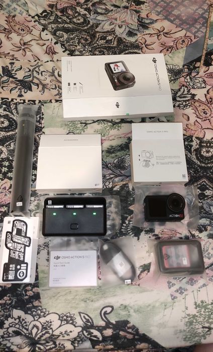 DJI Osmo Action 5 Pro Adventure Combo