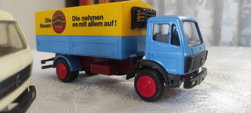 Метални камиони мащаб 1:50