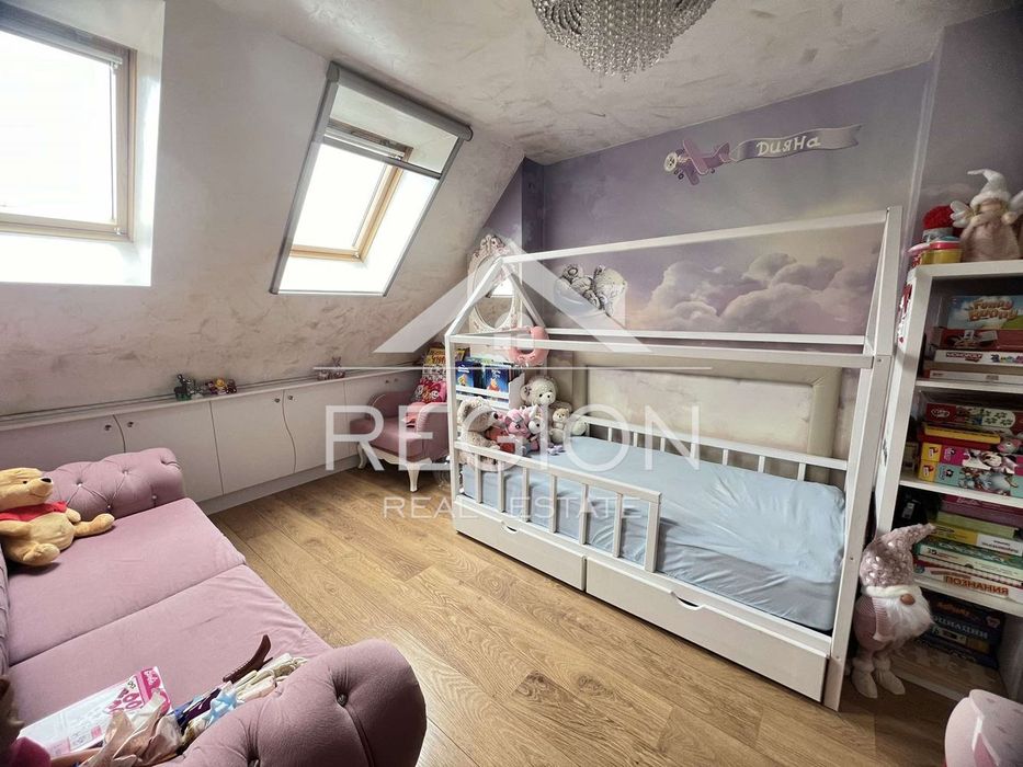 Продава се Тристаен апартамент в Варна, Възраждане 1 - 115 кв.м за 2609 €/кв.м - Снимка #12