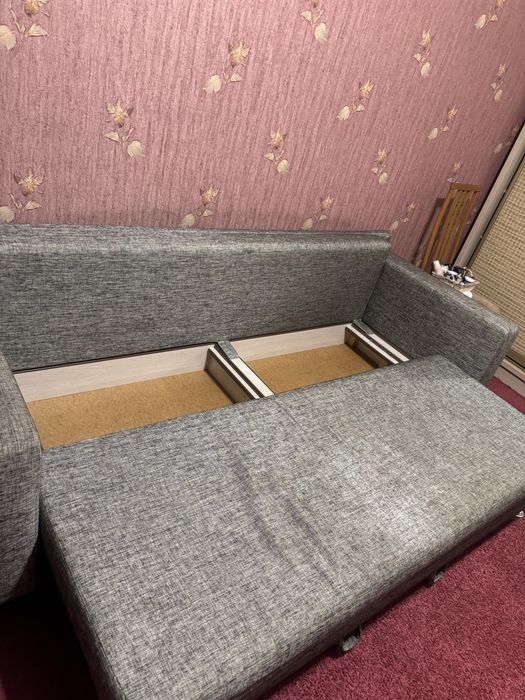 Диван раскладной . Российский