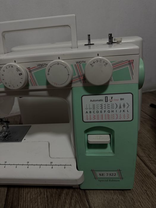 Швейная машинка Janome