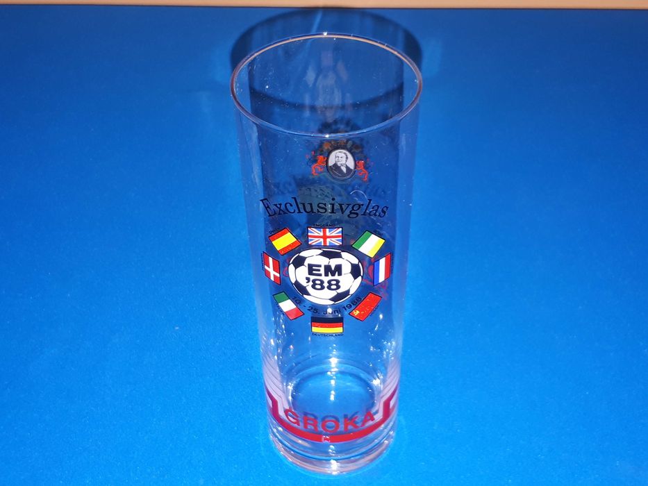 Стара чаша от Европейско първенство по футбол 1988 година