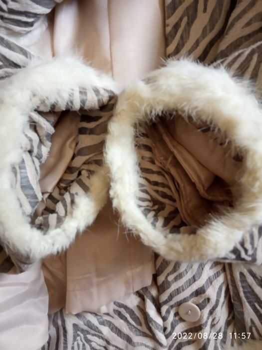 Продаётся женская демисезонная куртка.Размер 50.Ориентир ТТЗ.