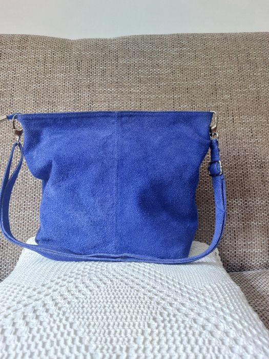 O minunata geanta albastru regal, noua, piele intoarsa 100% naturala