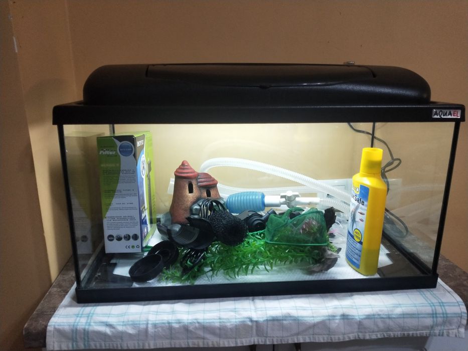 Продам аквариум AQUA EL