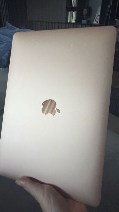 MacBook Air Retina 13” 2019 – Rose Gold – i5 – 8GB RAM – 128GB SSD
