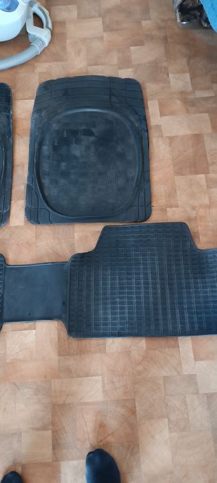 Продам полики для авто универсальные