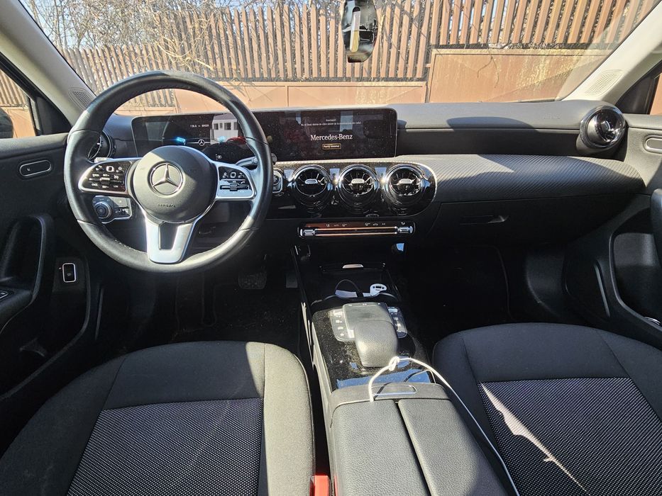 Mercedes Benz A180 D limuzina 2021