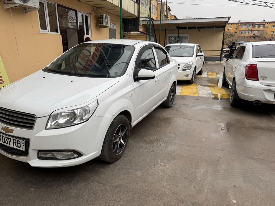 Продая нексия 3 в хорошем состояния