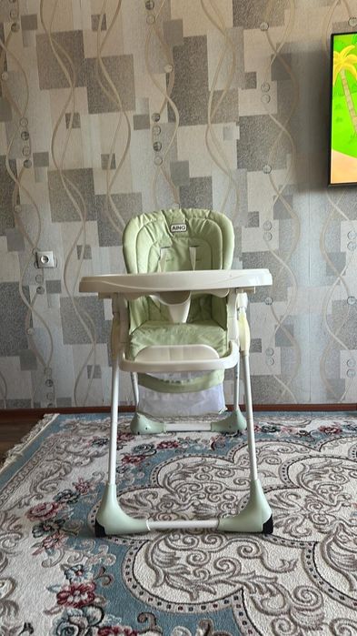 Детский стульчик кормления