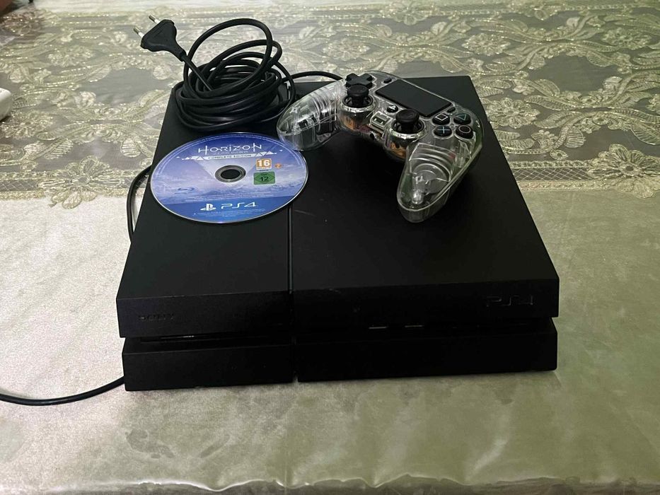 Oferta ! Ps4 Fat cu 1 maneta și 2 jocuri