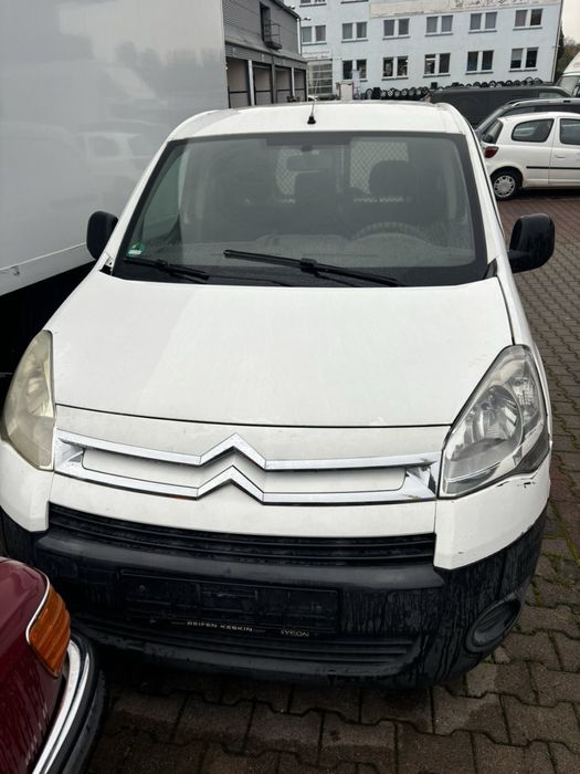 На части Citroen Berlingo 1.6hdi пикап мотор b8hsc 2009г