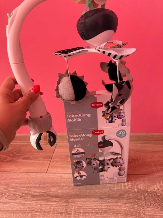 Музикална въртележка Tiny Love Take-Along Mobile Black&White