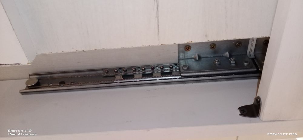 Стол для гостиной