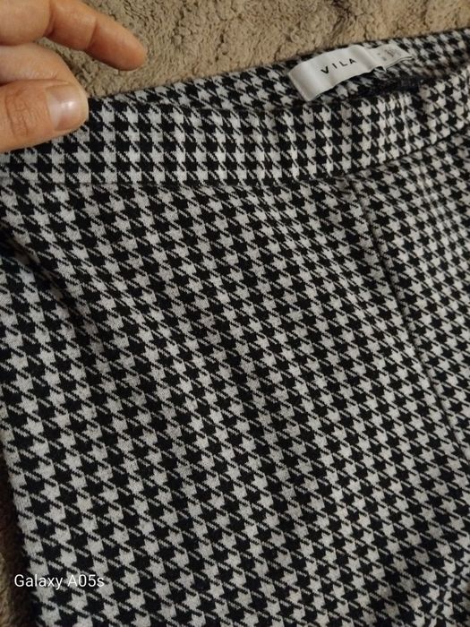 Зимен дамски клин в черно и бяло р-р S