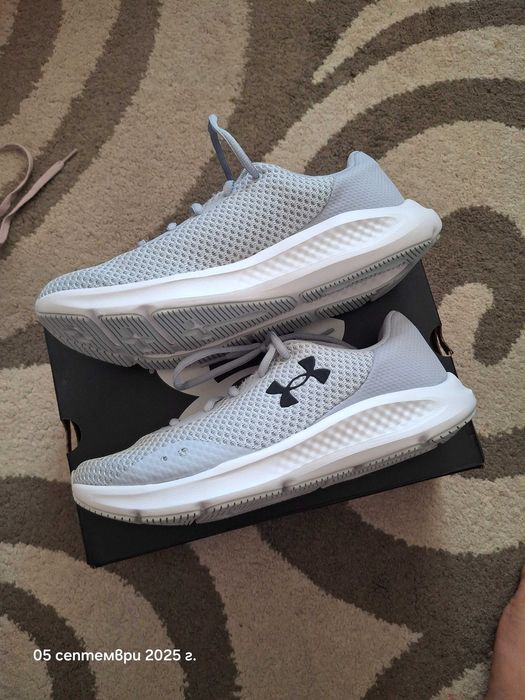 Under armour маратонки модел charged