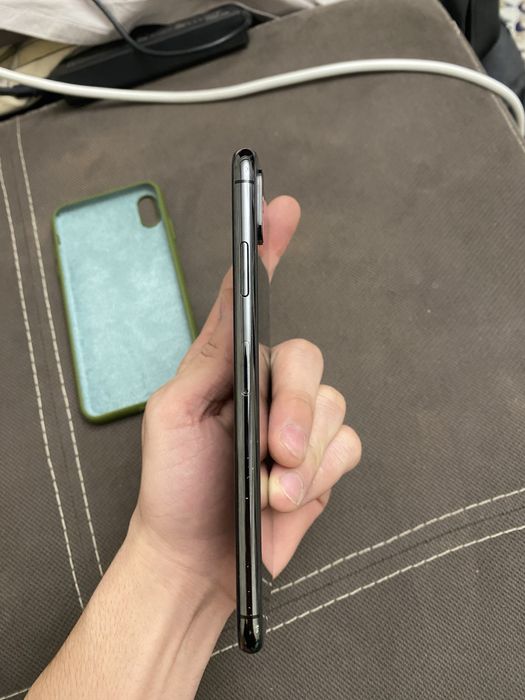 Продам iPhone XS Max