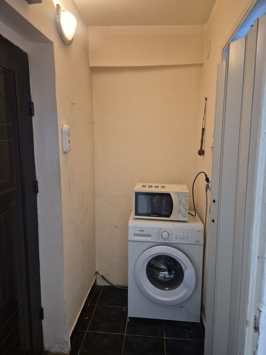 Ofer spre închiriere apartament cu o camera  28mp in rogerius