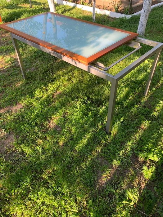 Vând masă de terasă