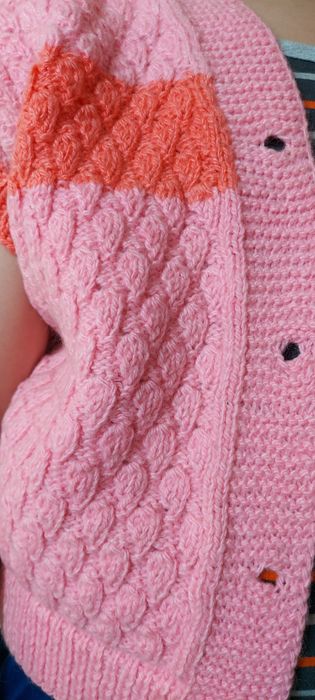 Безрукавка для девочки, ручная работа