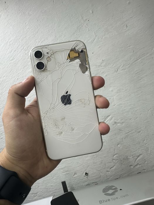 Продам iPhone 11