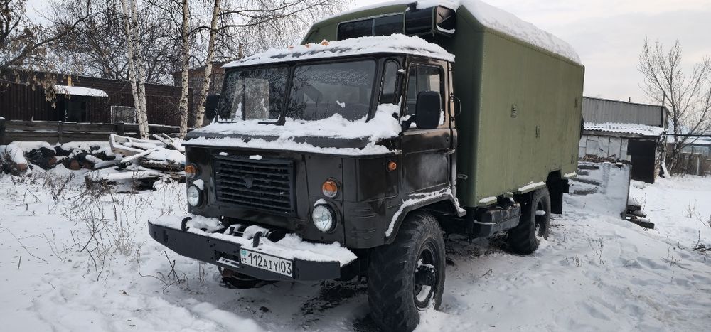 ГАЗ 66 с кунгом.