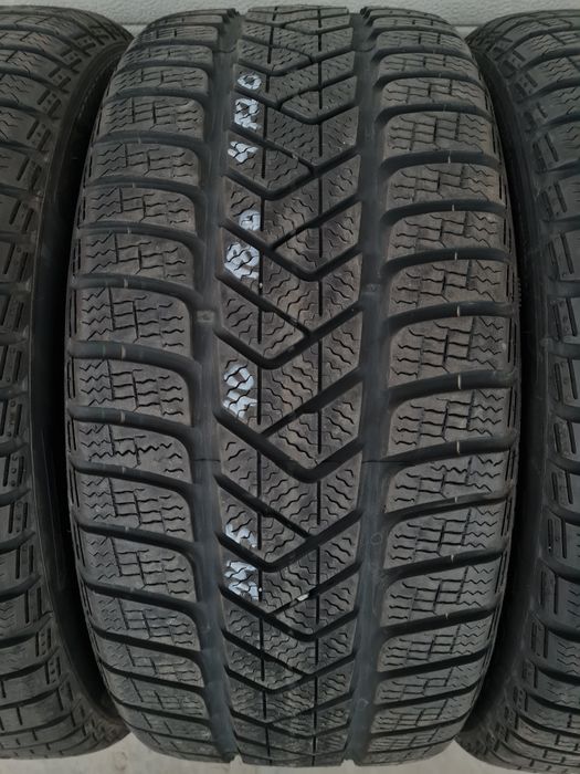 Зимни гуми 4 PIRELLI StottoZero3 245 40 R18 дот 4720
