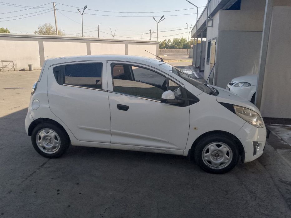 Spark mashinasi sotiladi